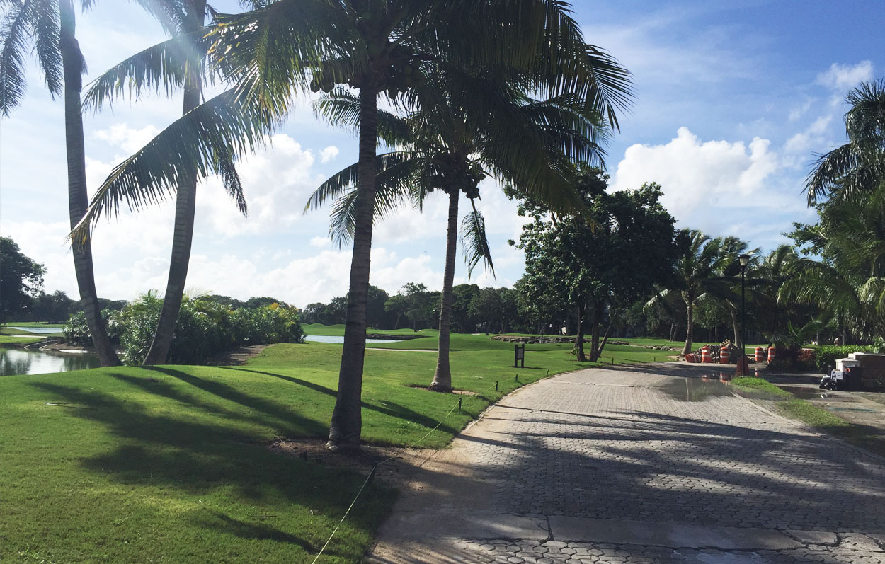 Terreno en Playacar con acceso al campo de golf Bienes Raíces Quintana Roo