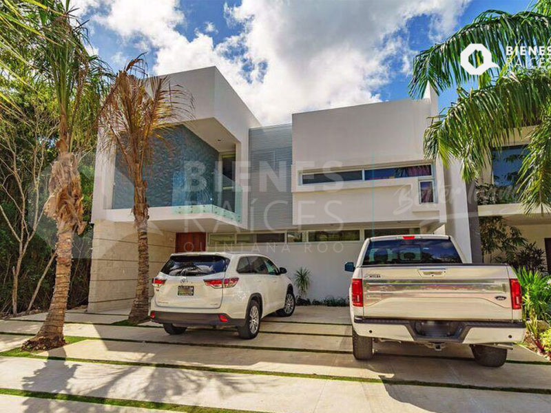 Casa-en-venta-PLAYA-MAGNA-Playa-del-Carmen-Inmobiliaria-Bienes-Raíces-Quintana-Roo-Real-Estate