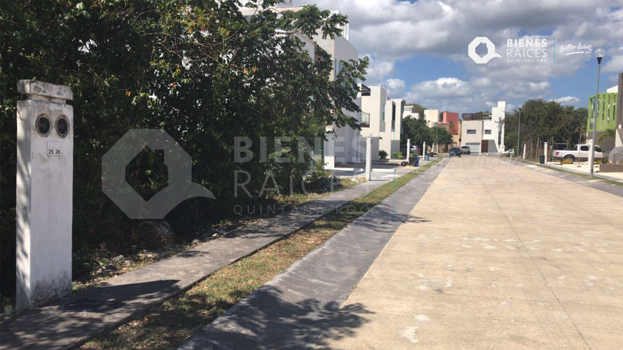 Lotes-residenciales-en-venta,-fracc.-Madrid-Playa-del-Carmen-Inmobiliaria-Bienes-Raíces-Quintana-Roo-Real-Estate3