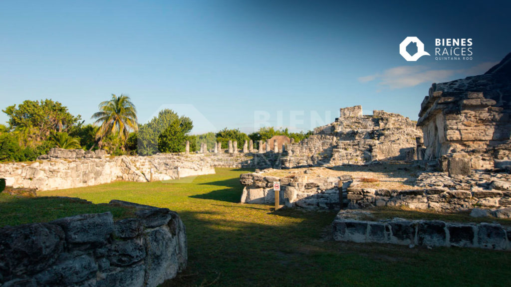 Que hacer en Cancún Zona Arqueológica El Rey Agencia Inmobiliaria Bienes Raíces Quintana Roo Real Estate