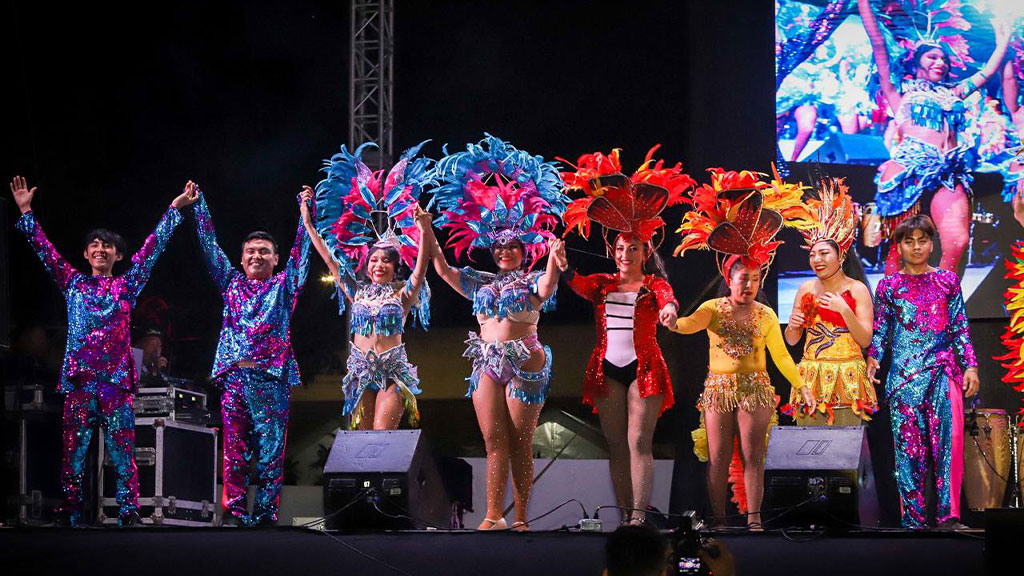 Carnaval-Caribe-Neón-Playa-del-Carmen-Agencia-Inmobiliaria-Bienes-Raíces-Quintana-Roo-Real-Estate-Riviera-H2