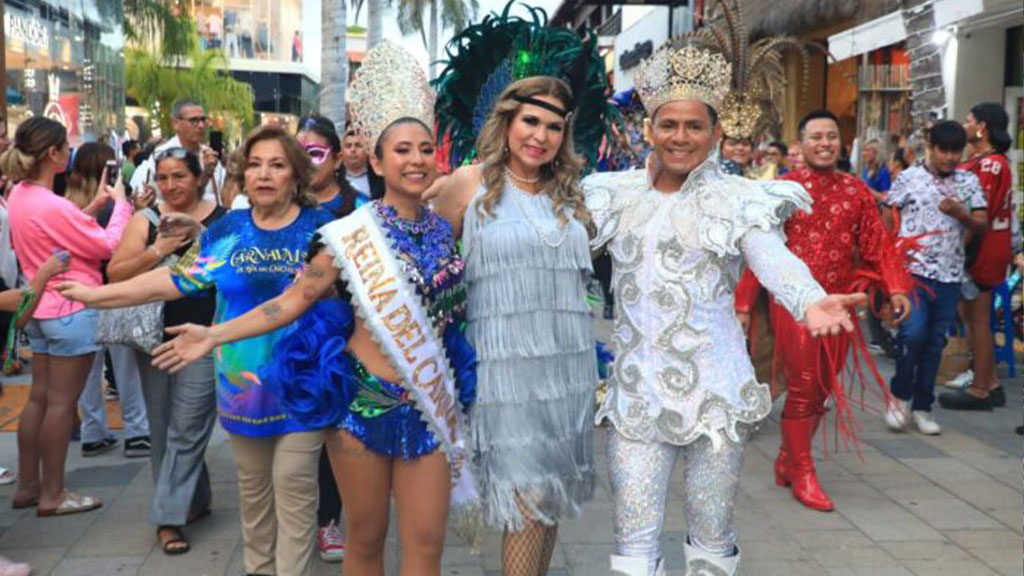 Carnaval-Caribe-Neón-Playa-del-Carmen-Agencia-Inmobiliaria-Bienes-Raíces-Quintana-Roo-Real-Estate-Riviera-H2