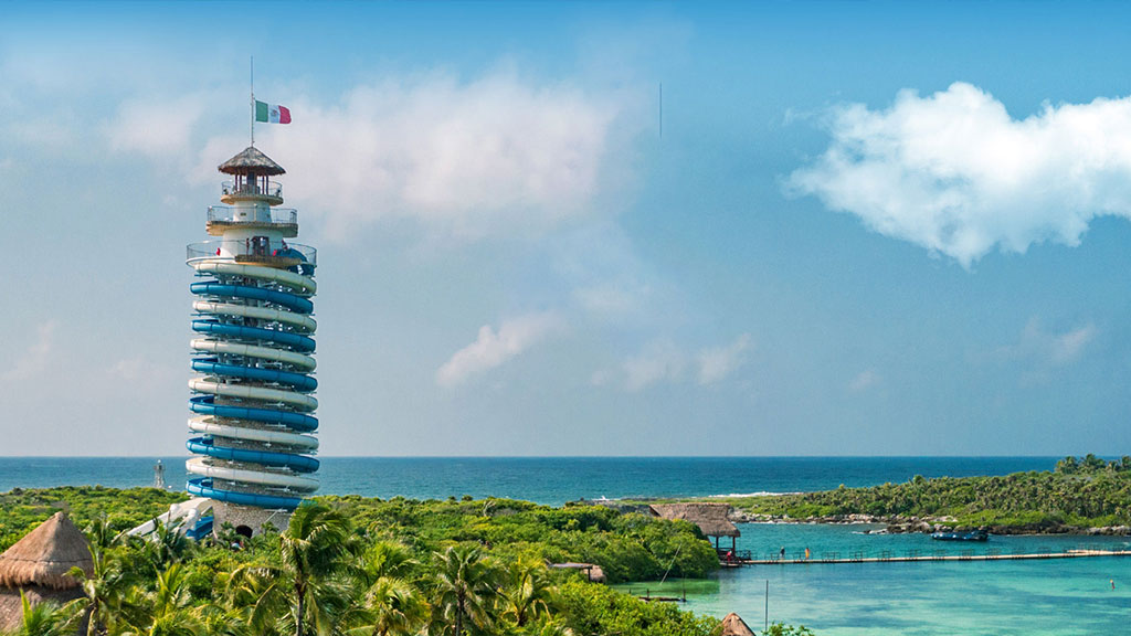 Xel-Há-te-invita-a-nadar-entre-manatíes-Agencia-Inmobiliaria-Bienes-Raíces-Quintana-Roo-Real-Estate-Riviera-H2